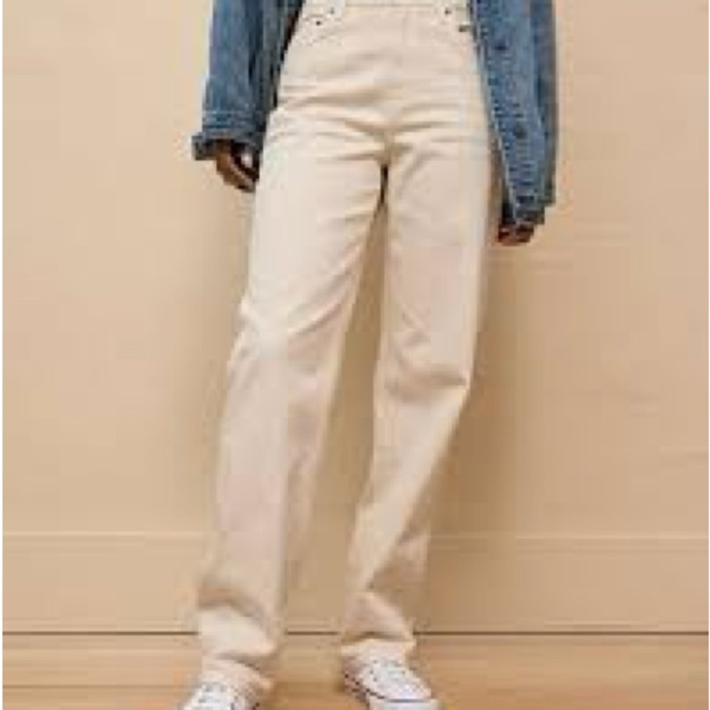 American Eagle Super High-Rise Straight Leg w/ stretch jeans